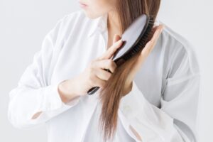 髪の毛の伸びる速さはどれくらい？髪の毛の買取に必要な長さまでの期間とは